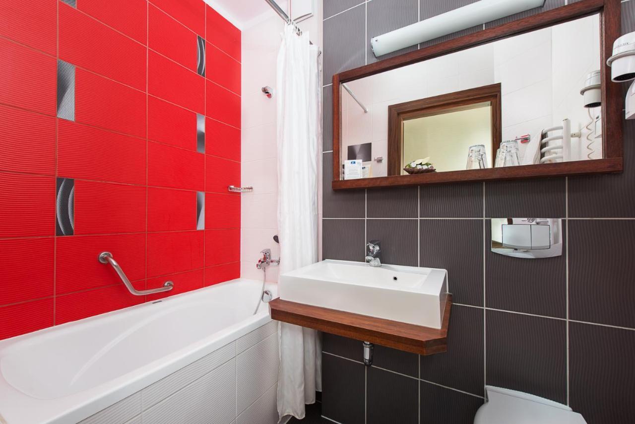Double or Twin Room without Sea View