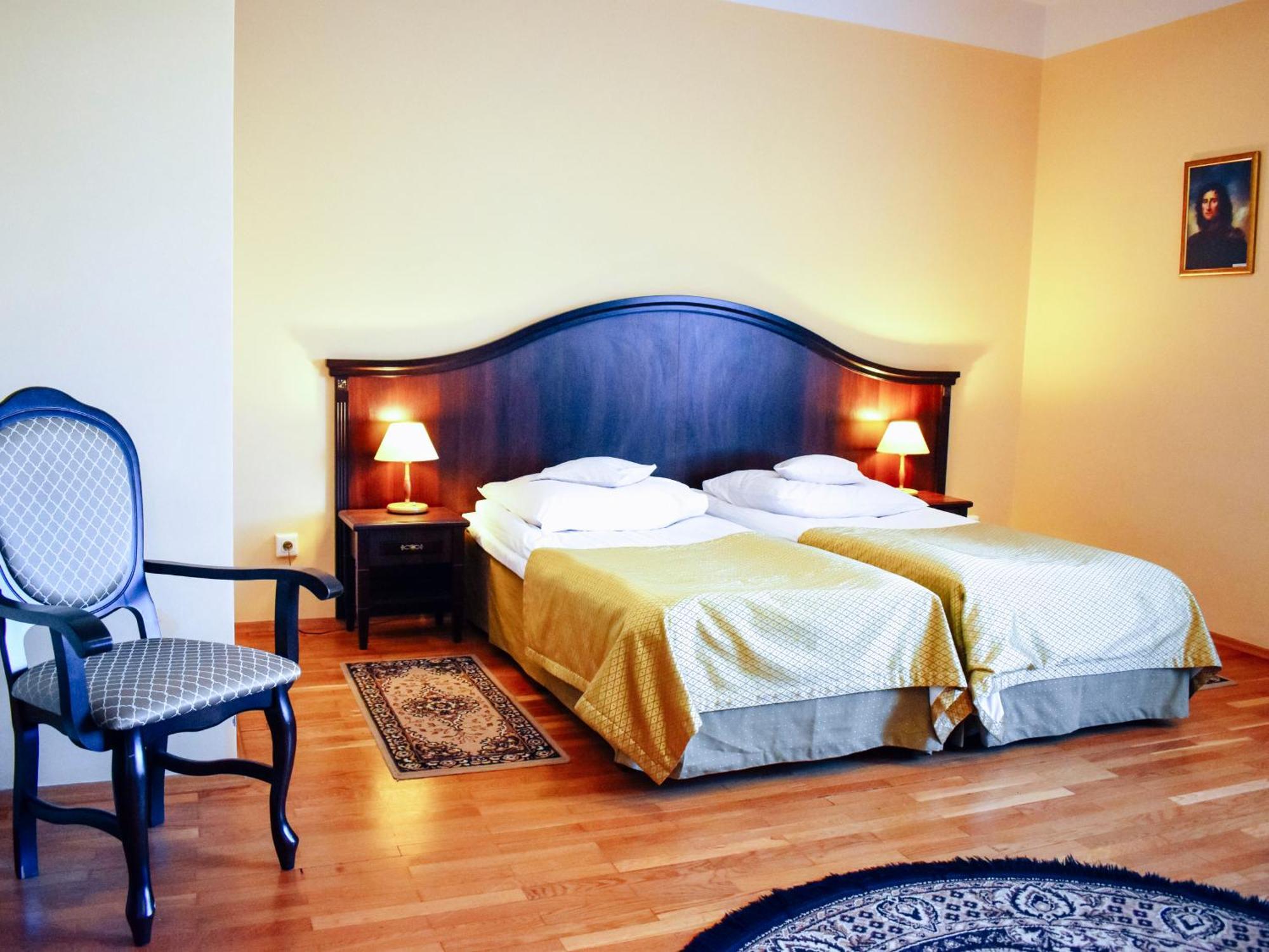 Large Double Room