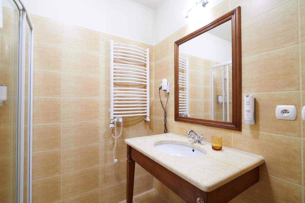 Twin or Double Room,136871775:JPEG