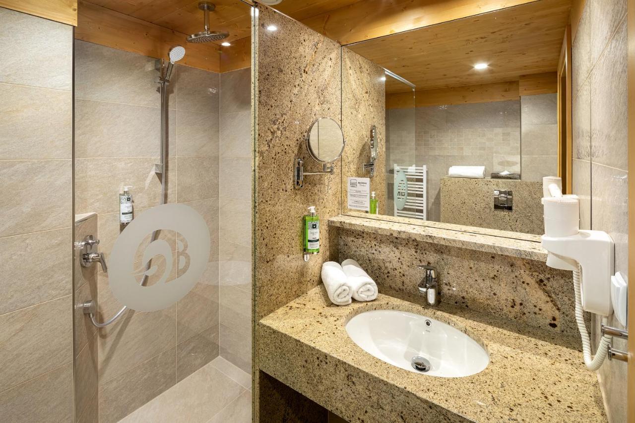 Superior Double Room unlimited access to Terma Bania