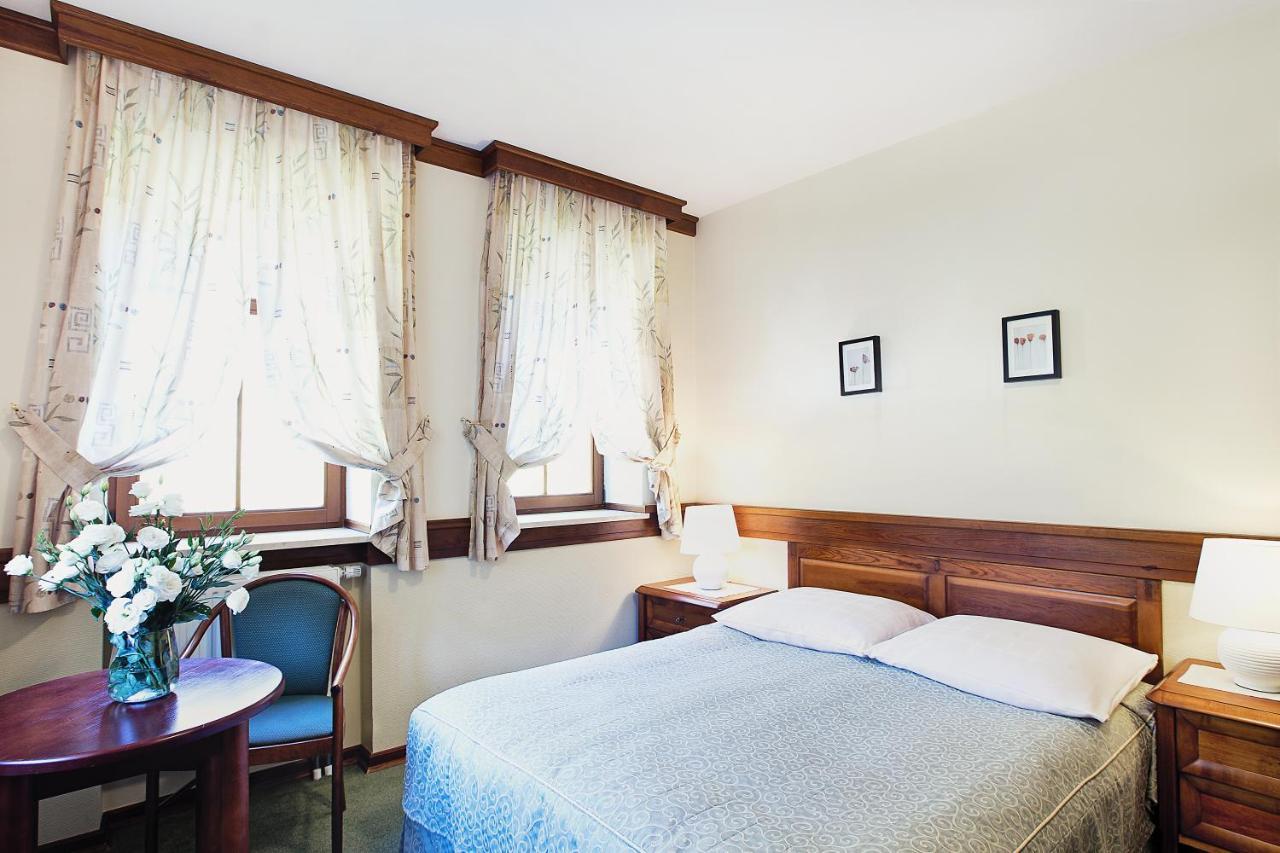 Double Room Private Bathroom