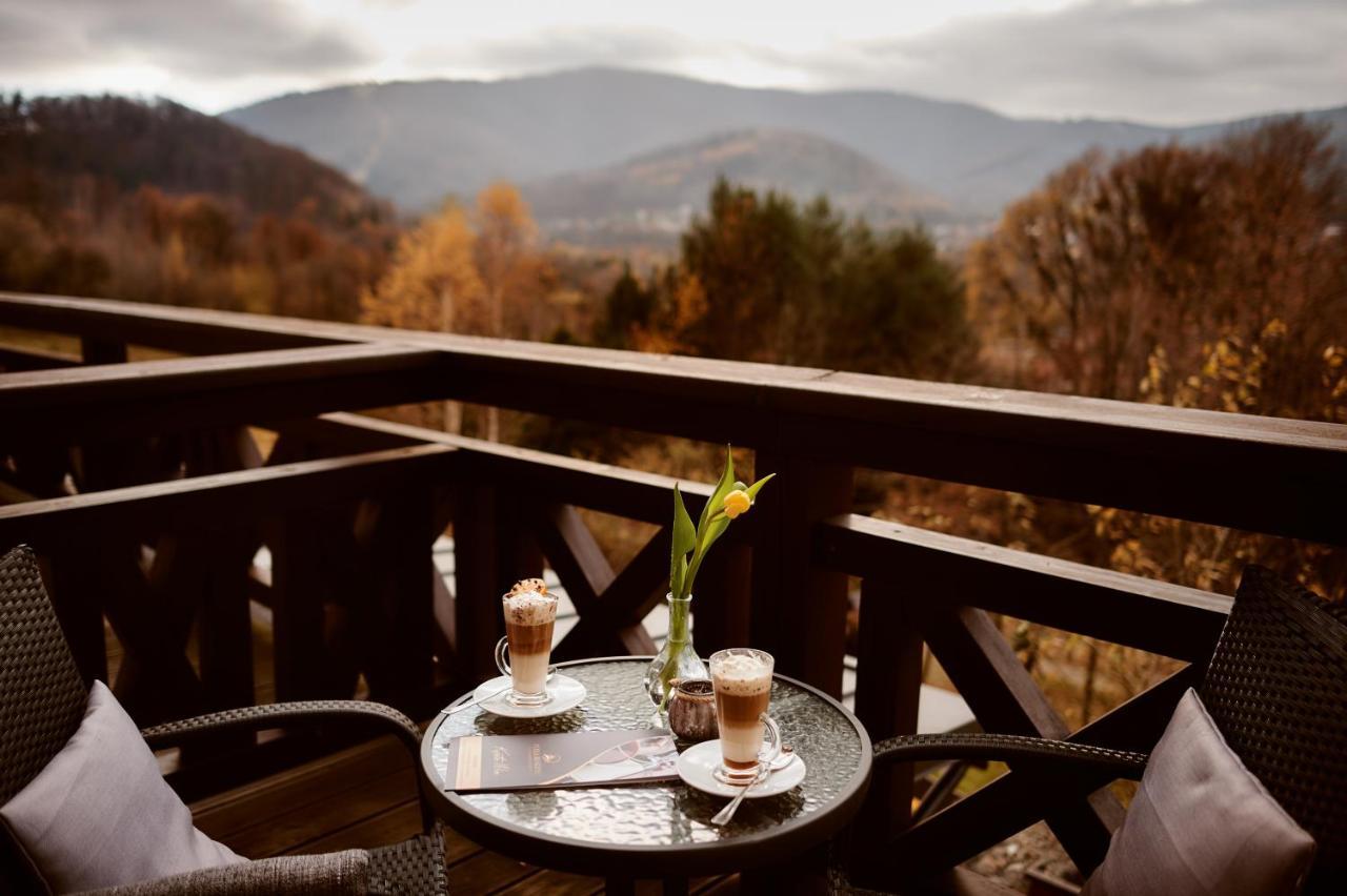 Double or Twin Room with Mountain View