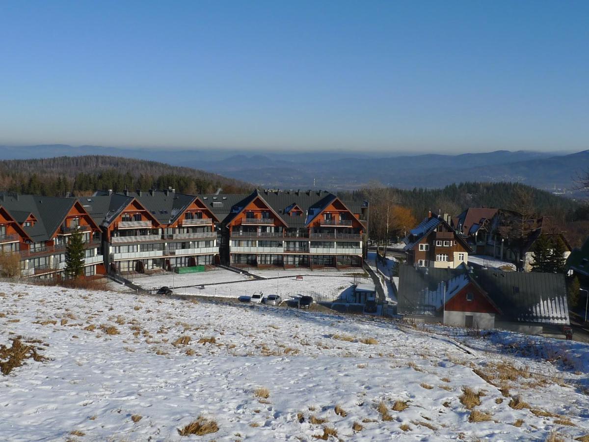 One-Bedroom Apartment Balcony Mountain View