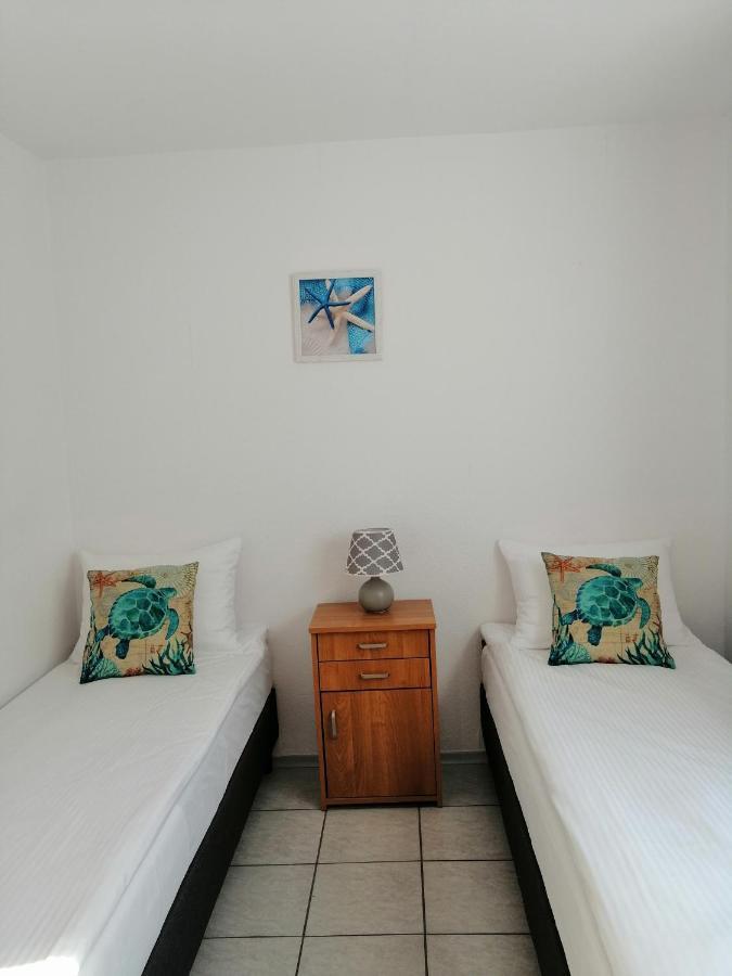 Twin Room Private External Bathroom
