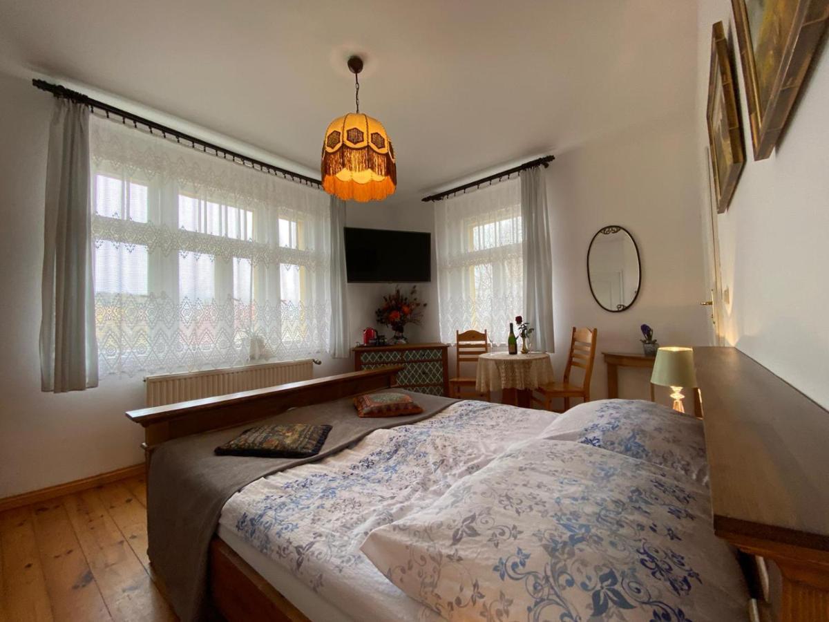 Deluxe Double Room Shower