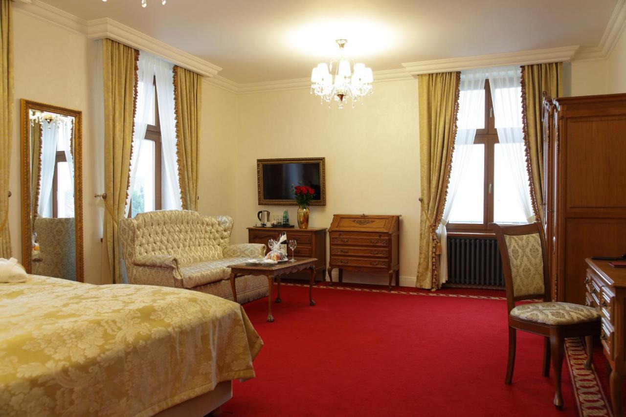 Deluxe Queen Room