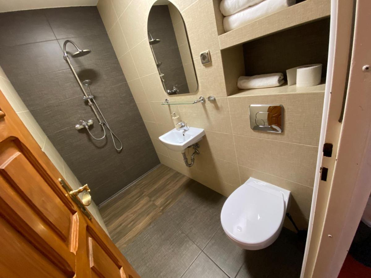Triple Room Bathroom
