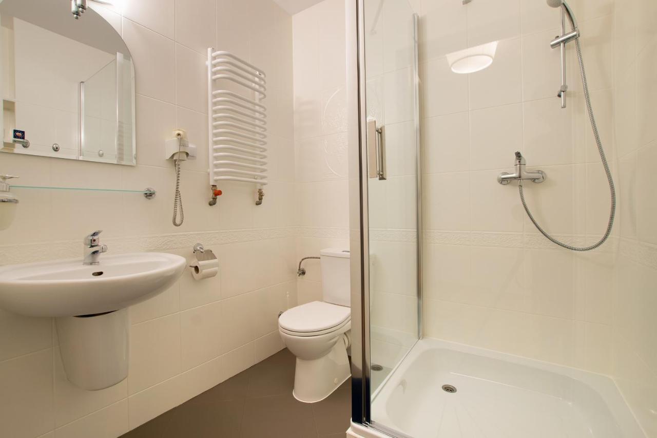 Double Room Private Bathroom