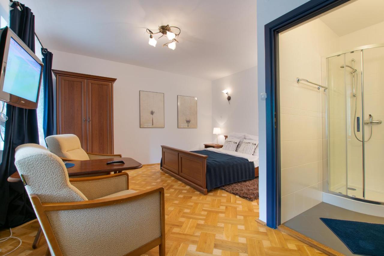 Double Room Private Bathroom