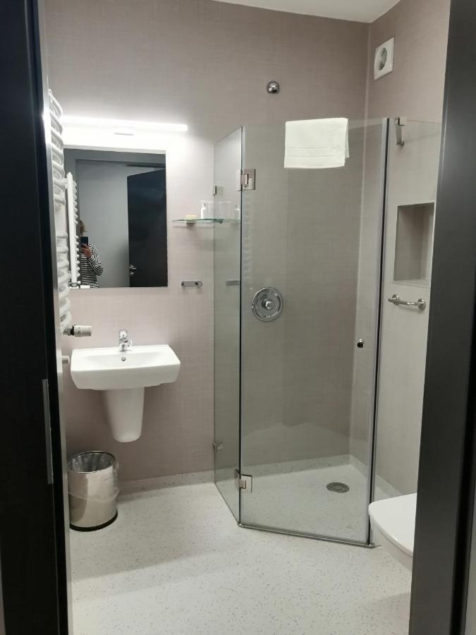 Single Room Private Bathroom