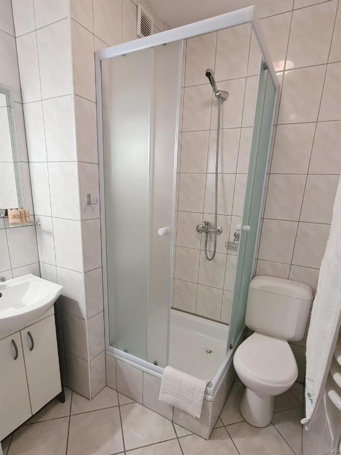 Single Room Private Bathroom