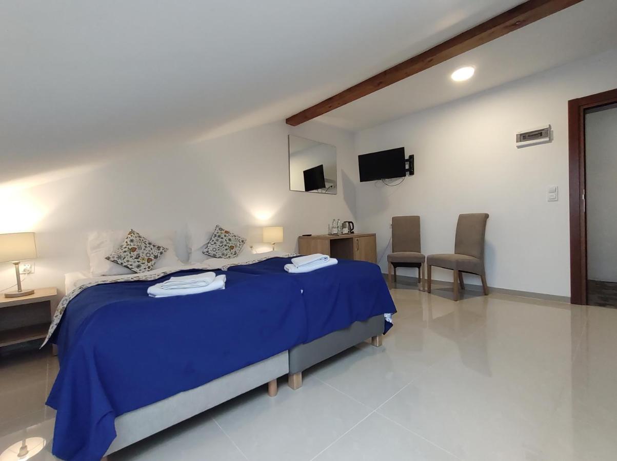 Large Single Room
