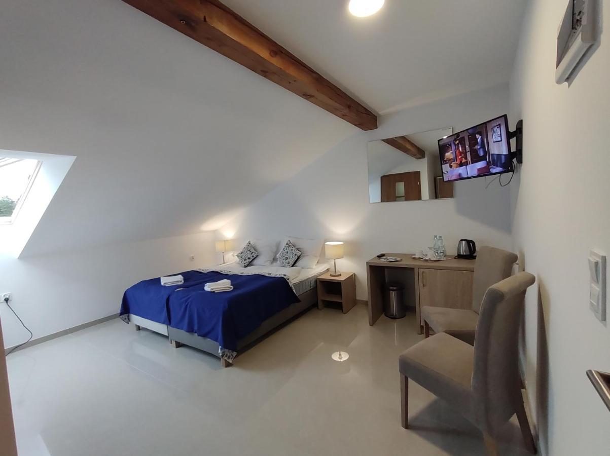 Large Single Room