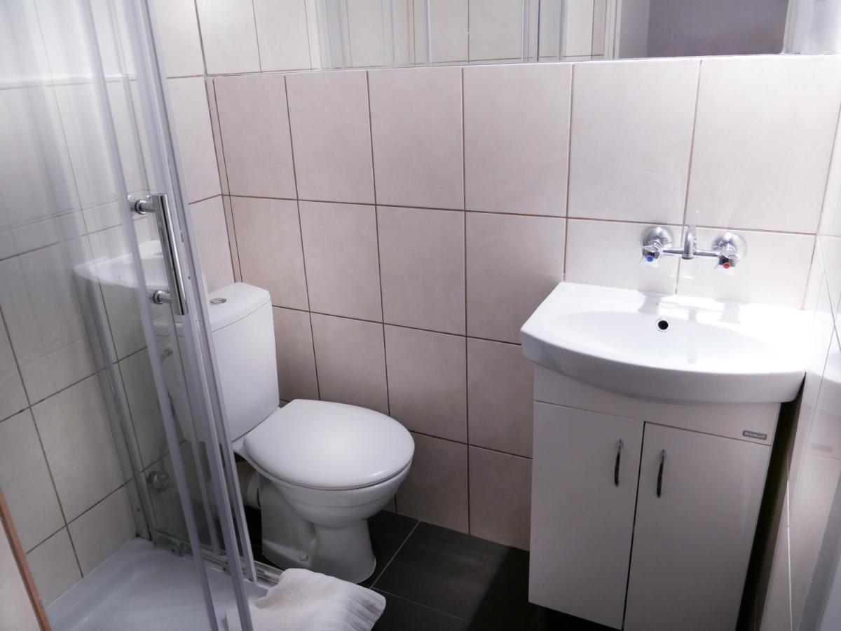 Quadruple Room Bathroom