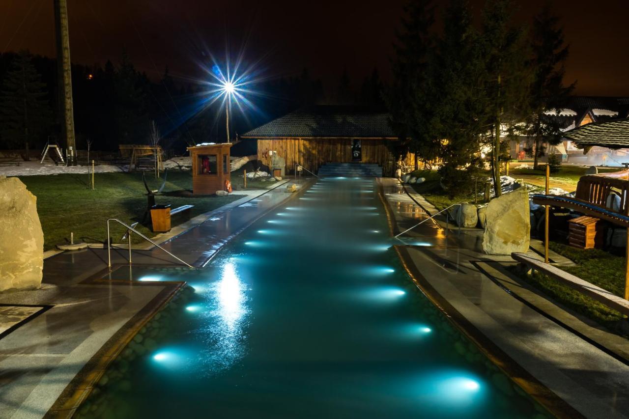 Apartment Pool View