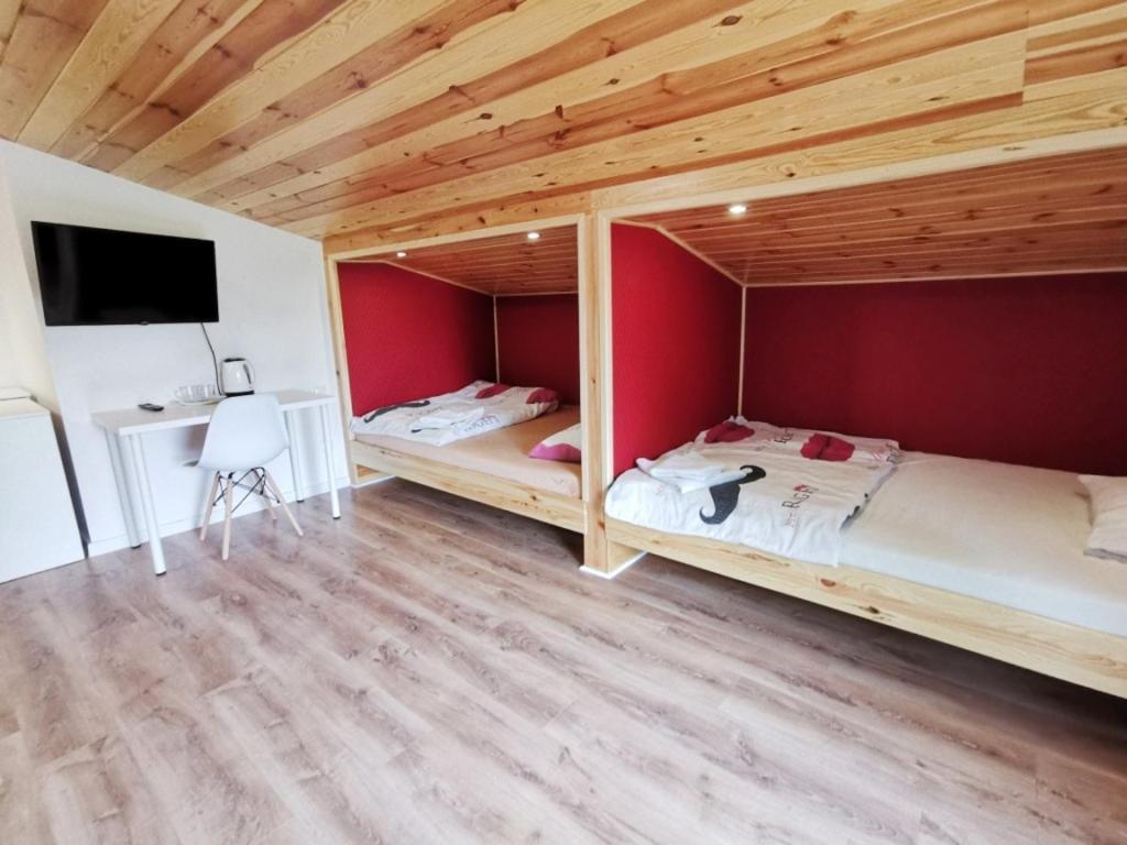 Quadruple Room Bathroom