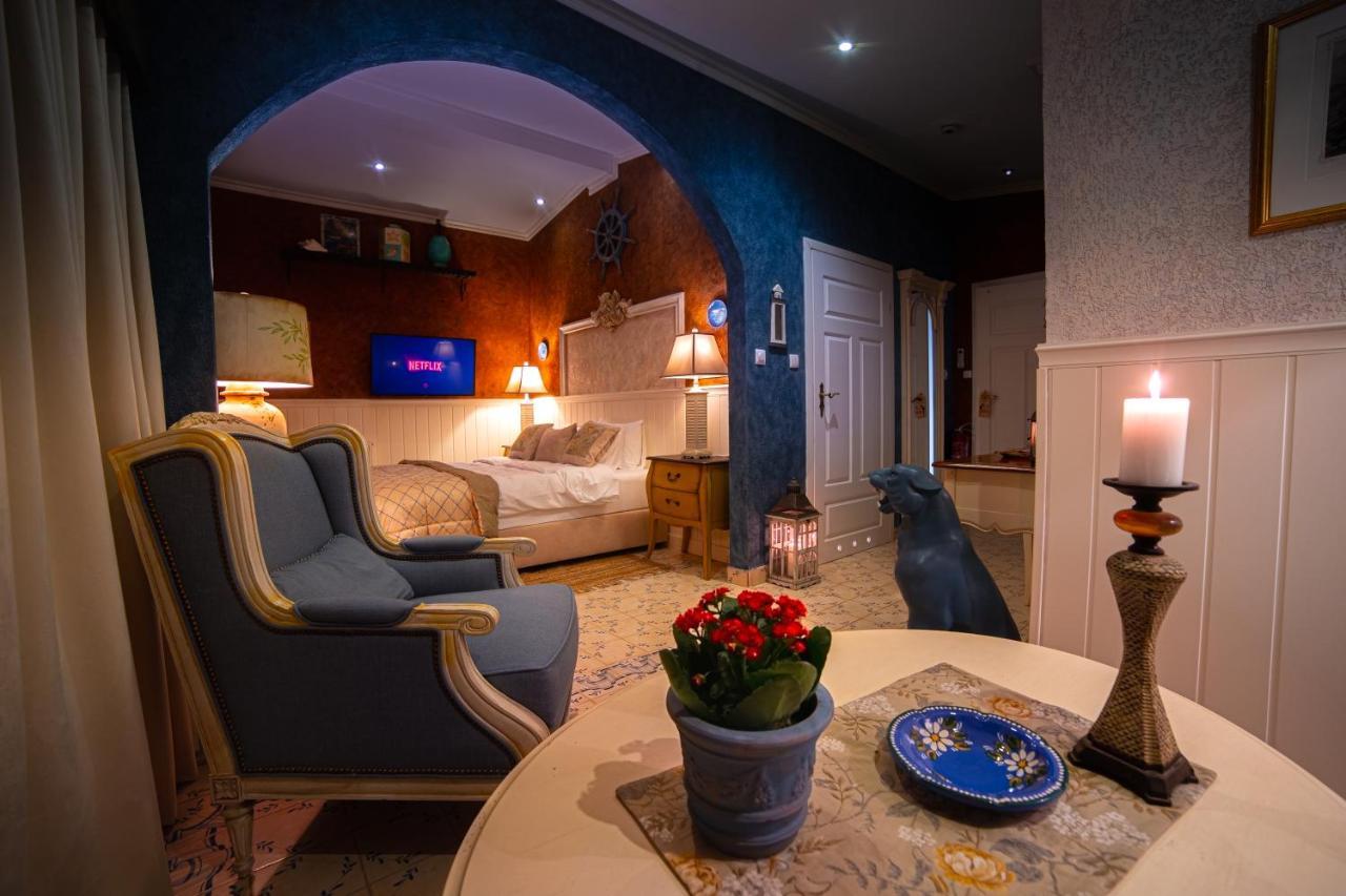 Queen Suite
