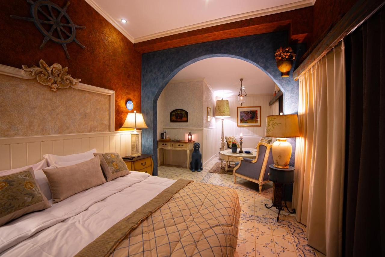 Queen Suite