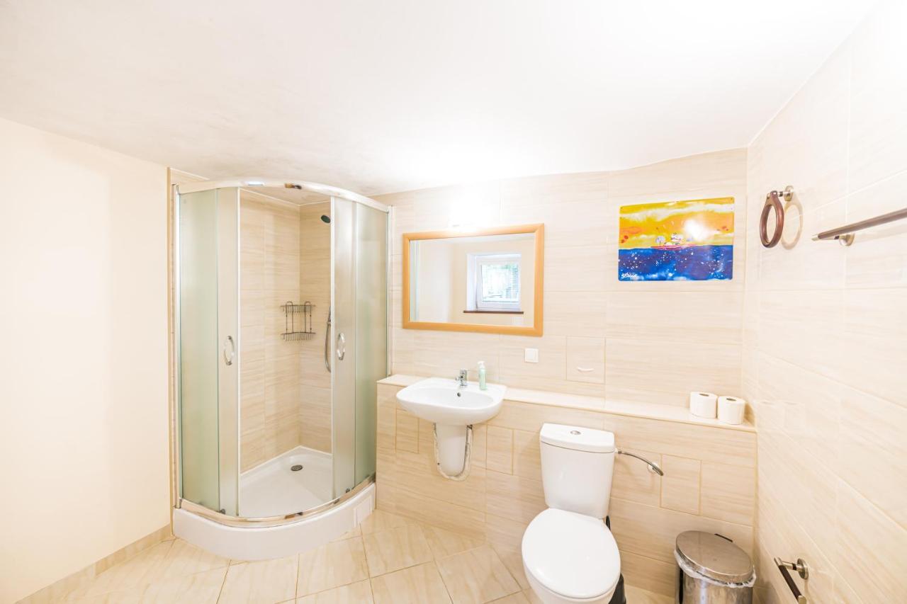Family Room Private Bathroom