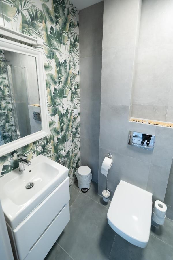Quadruple Room Bathroom