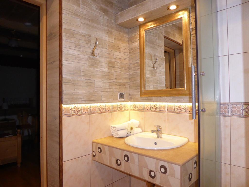 Double Room Private Bathroom