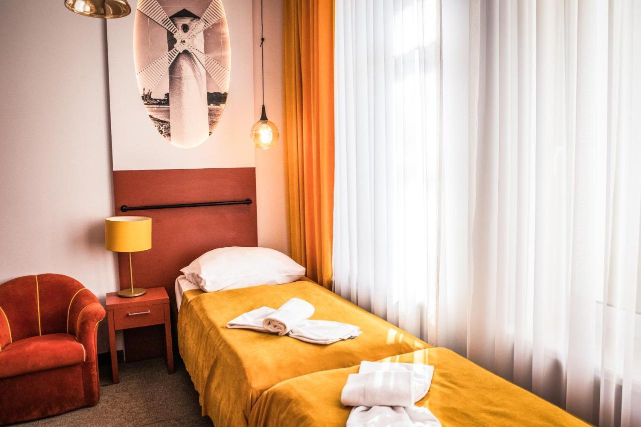 Economy Twin Room separate beds