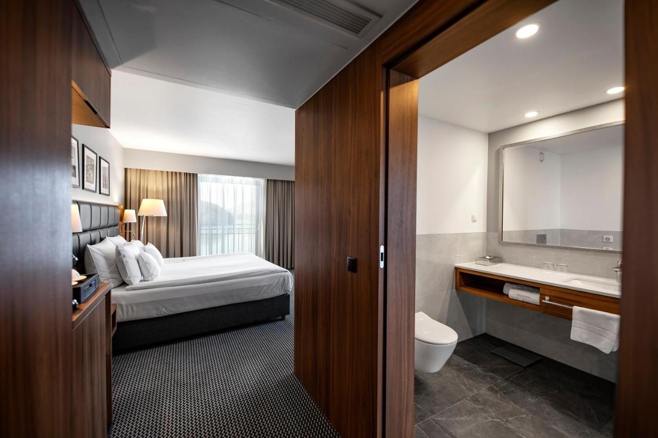 Double Room Lake View