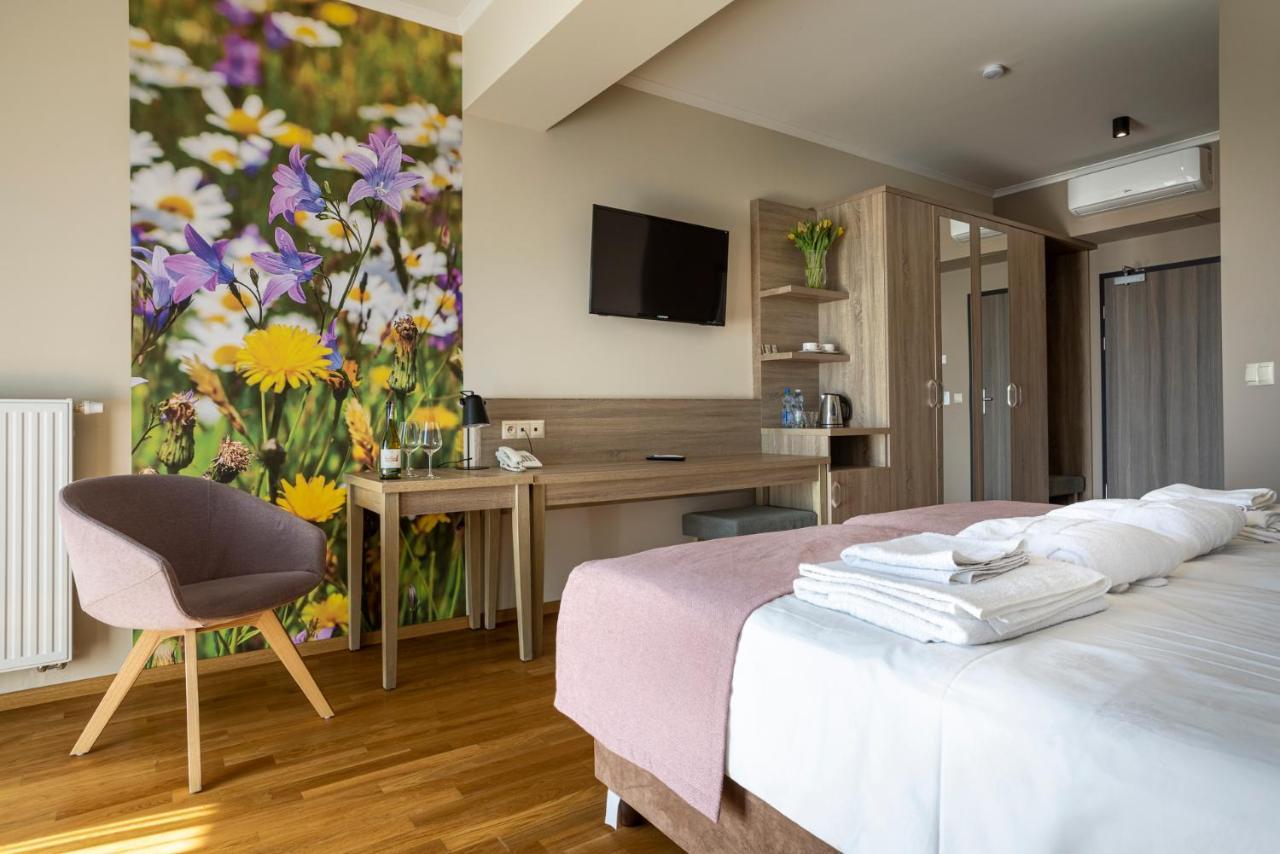 Large Twin Room