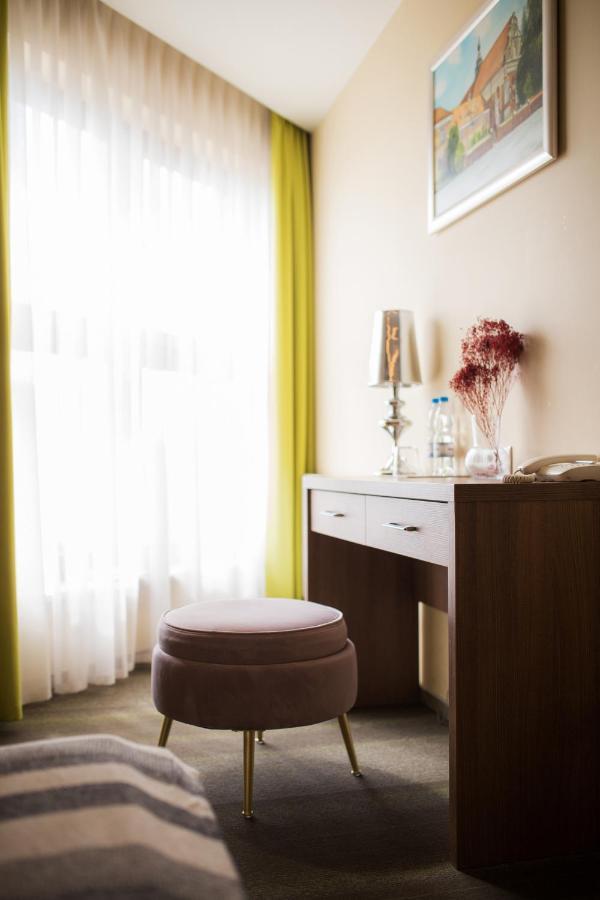 Standard Single Room,1365195701:JPEG