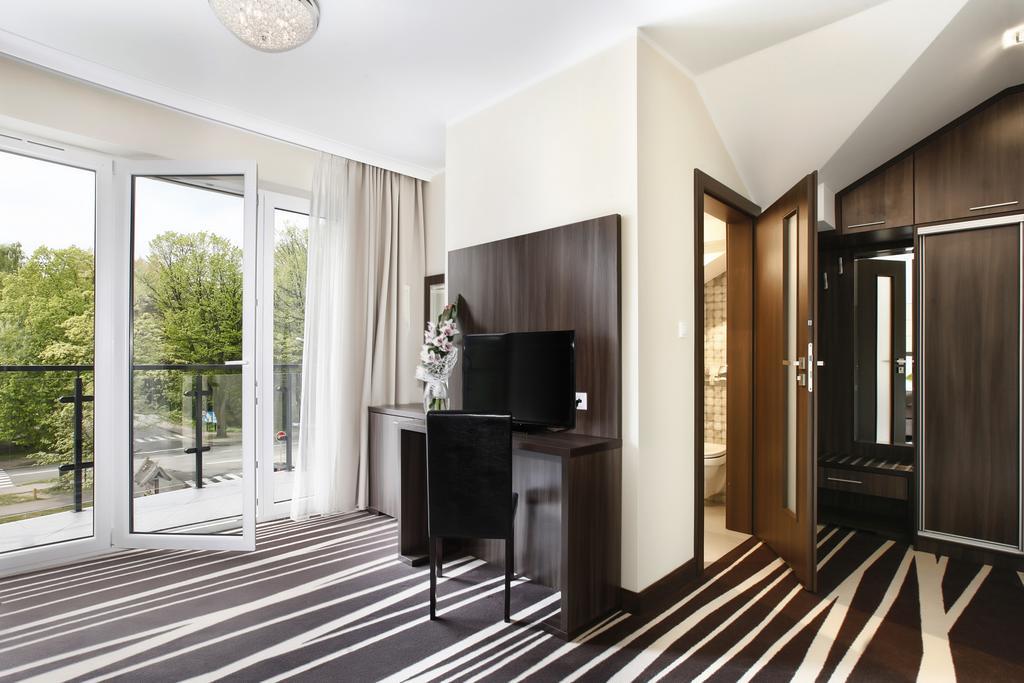 Deluxe Triple Room Balcony