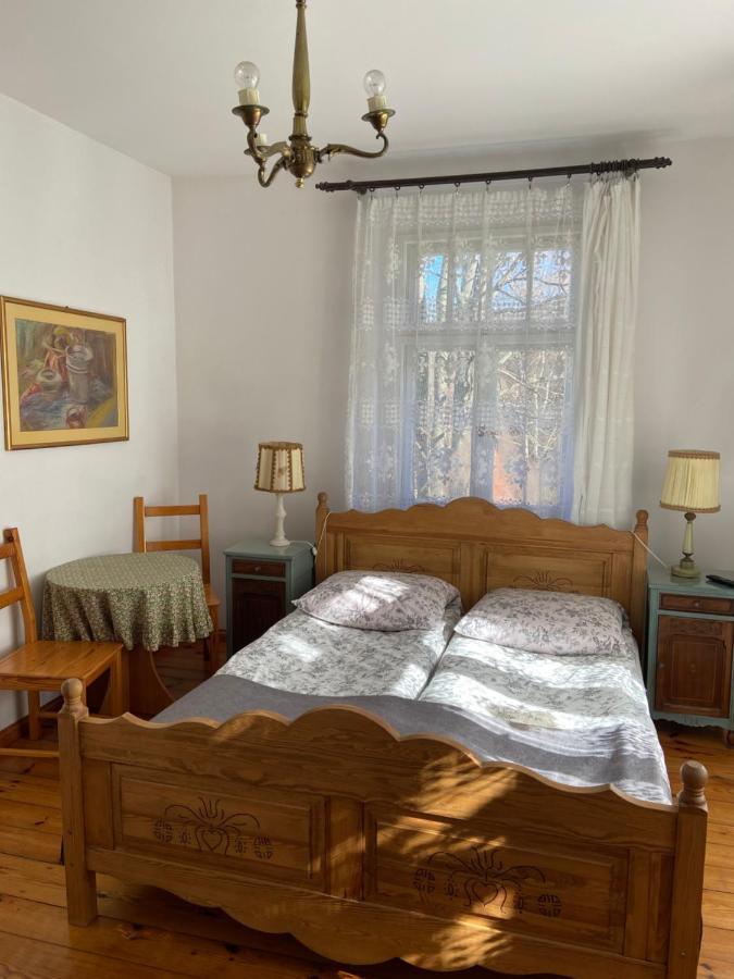 Deluxe Double Room Shower