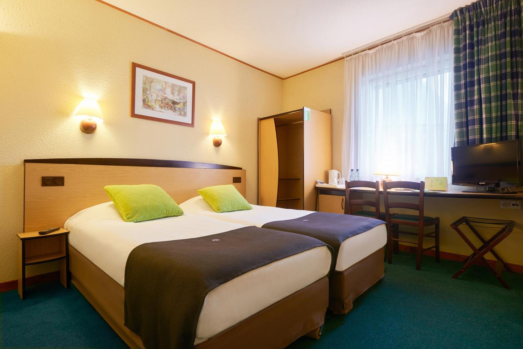 Standard Room 2 Single Beds