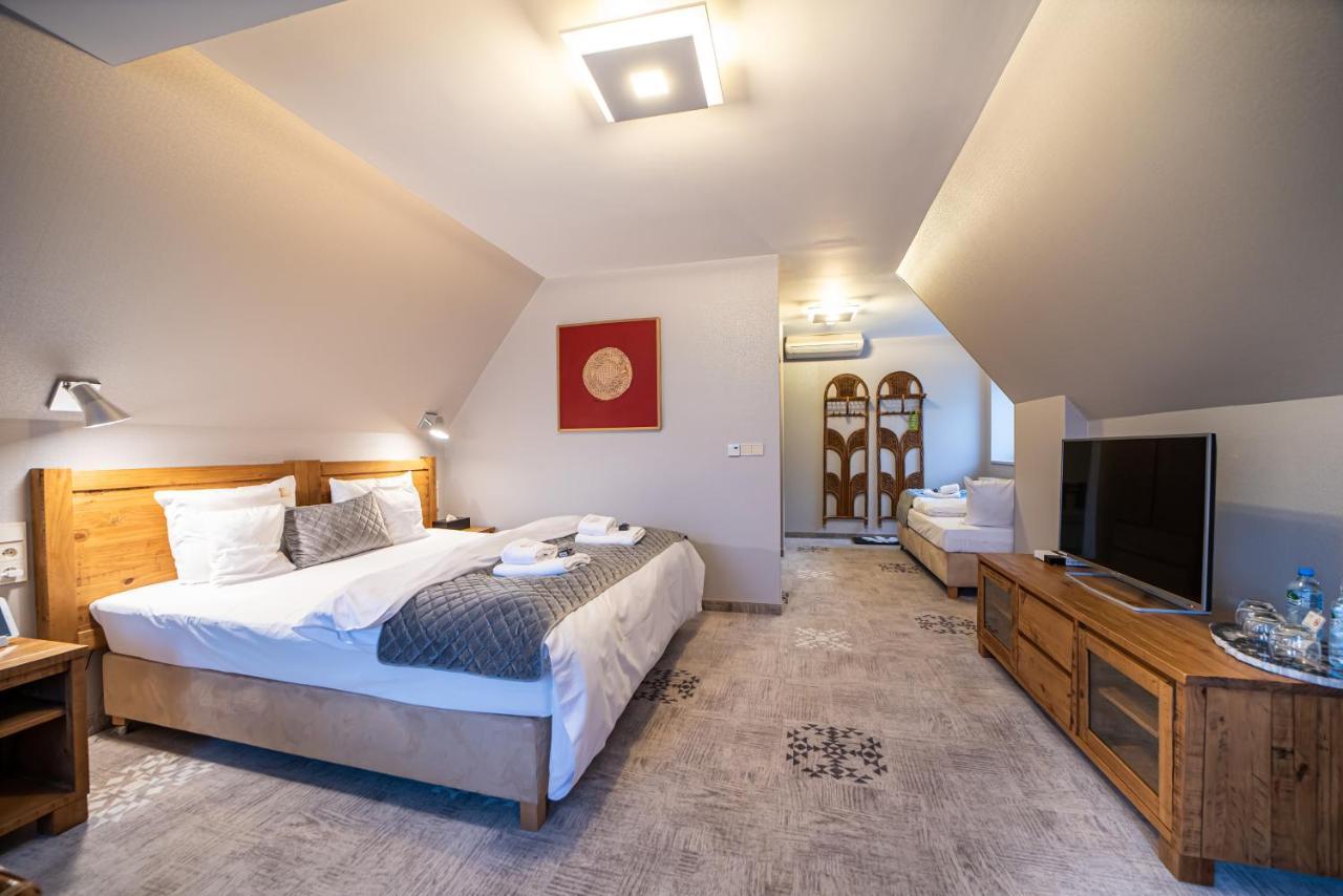 Deluxe Double or Twin Room Extra Bed