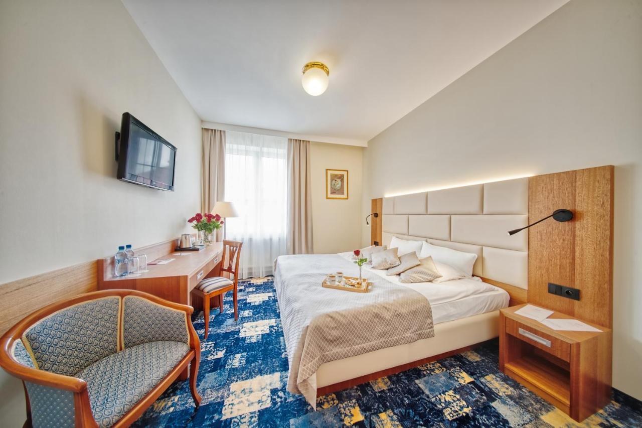 Premier Double Room Air Conditioning