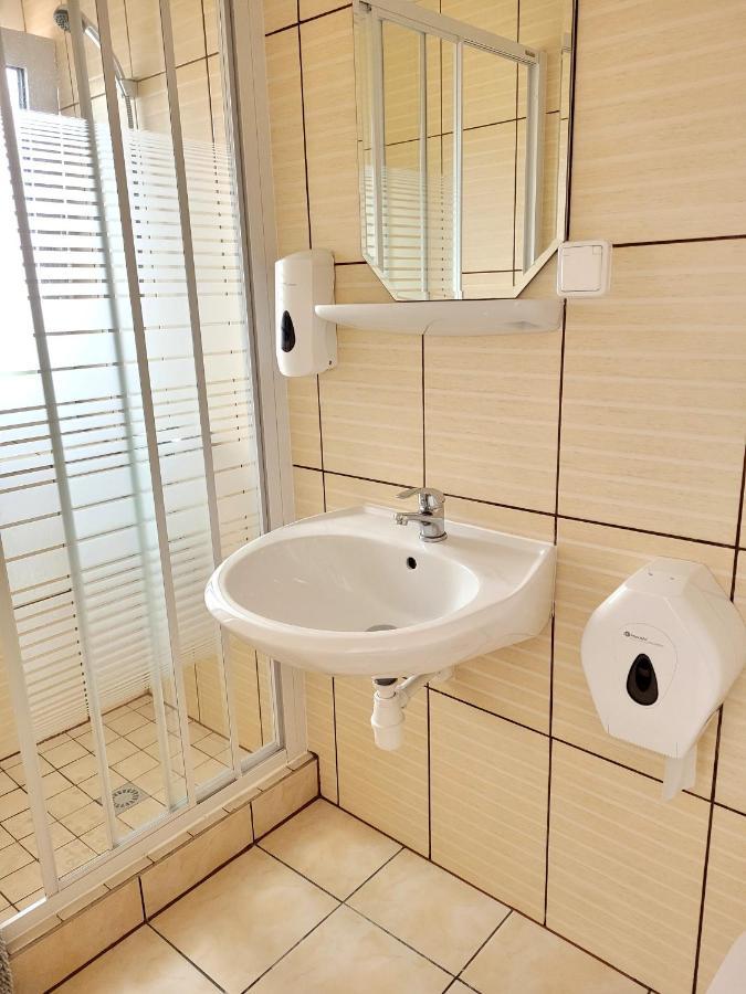 Triple Room Bathroom