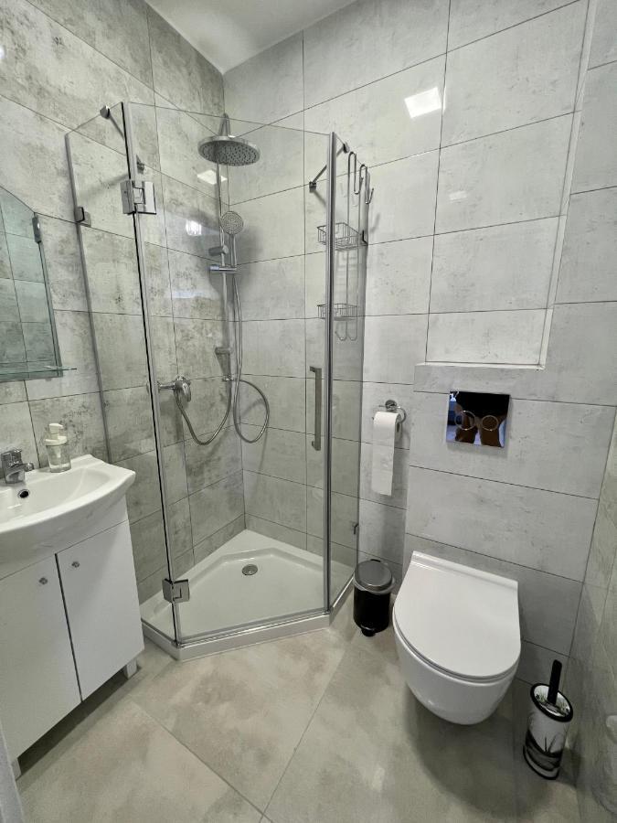 Quadruple Room Bathroom