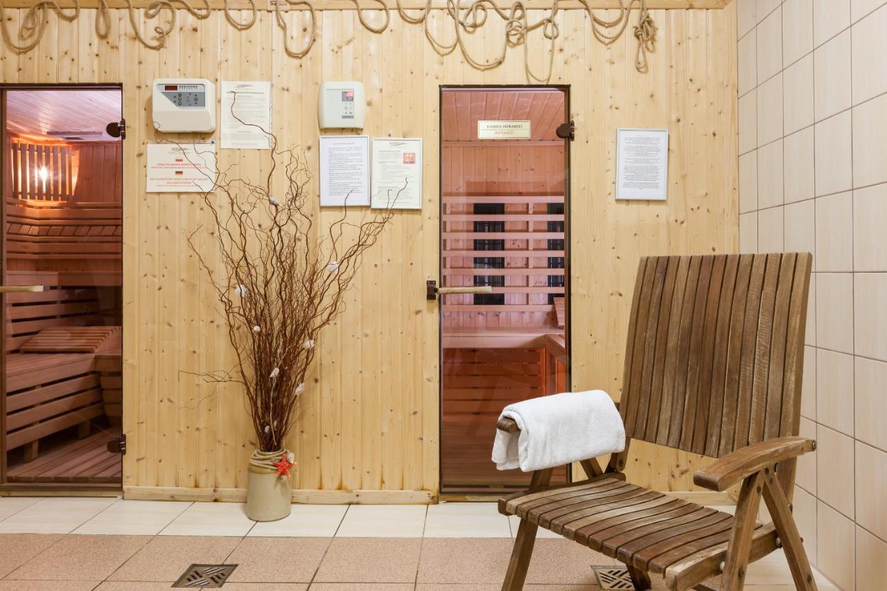 Double or Twin Room Bathroom