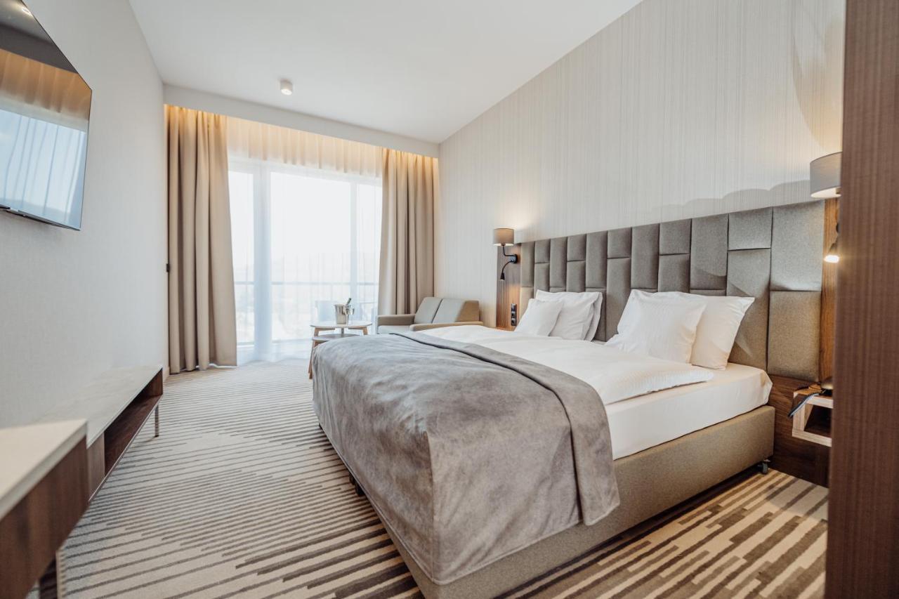 Deluxe Double Room balcony air conditioning