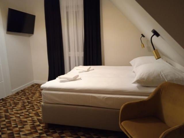 Large Double or Twin Room