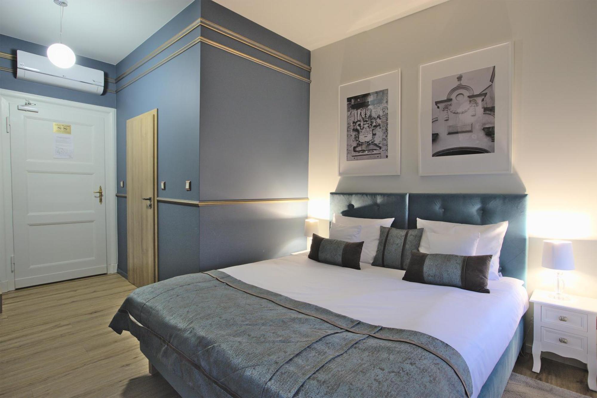 Double Room Private Bathroom