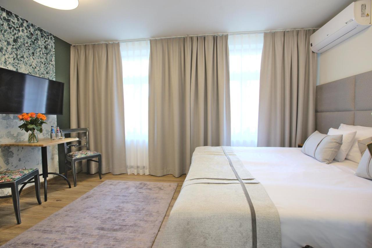Double Room Private Bathroom