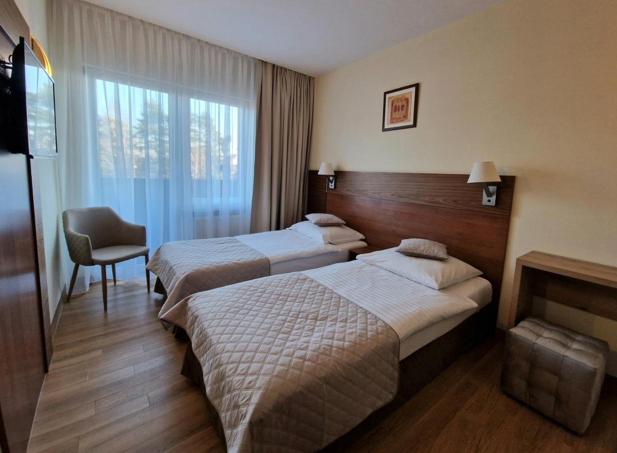 Quarto com Cama de Casal ou 2 de Solteiro