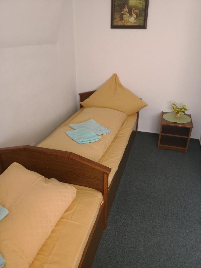 Standard Double Room Fan