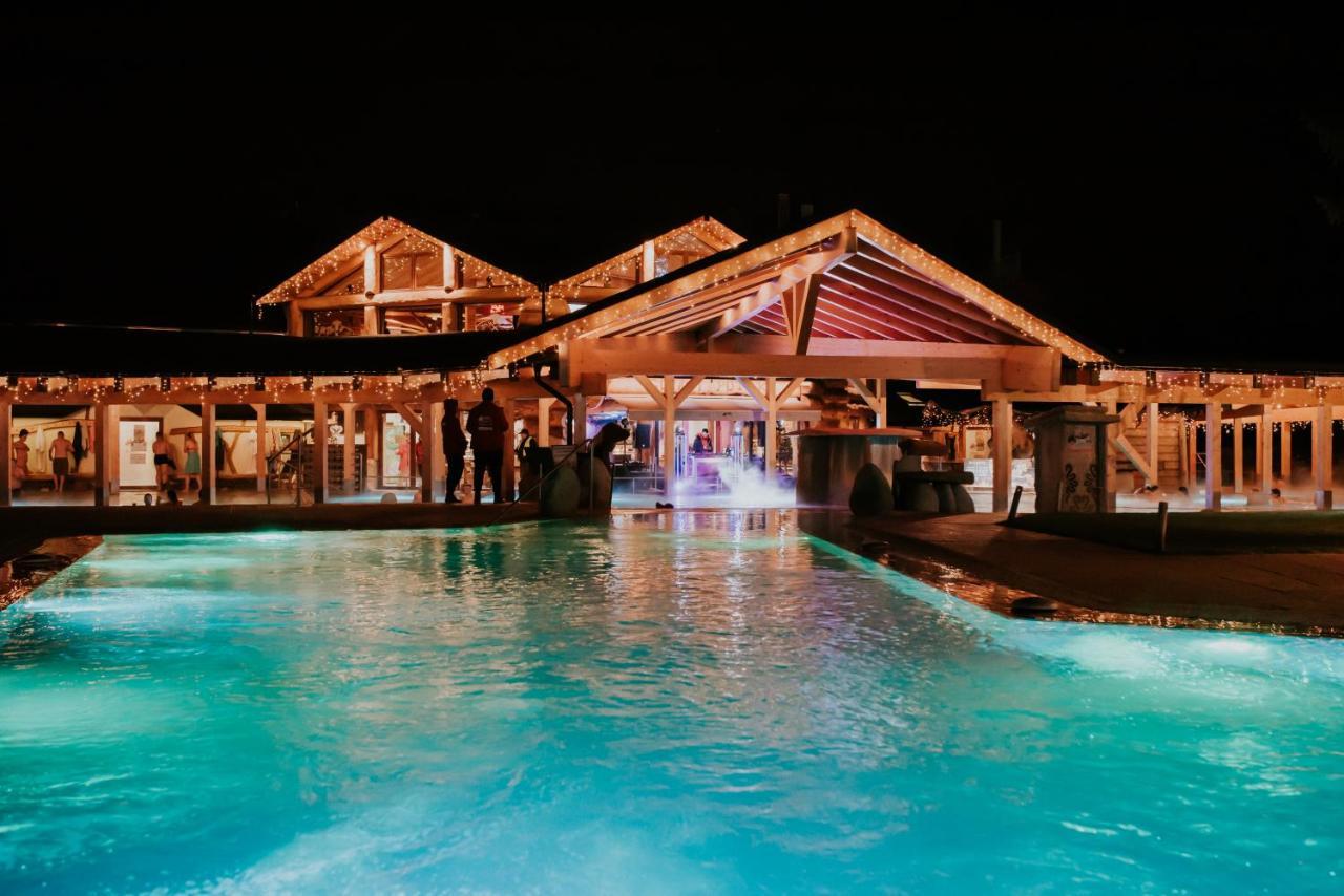Apartment Pool View