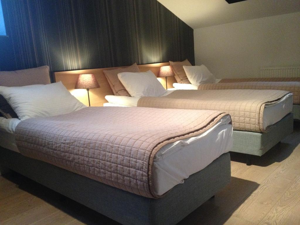 Double or Twin Room Bathroom