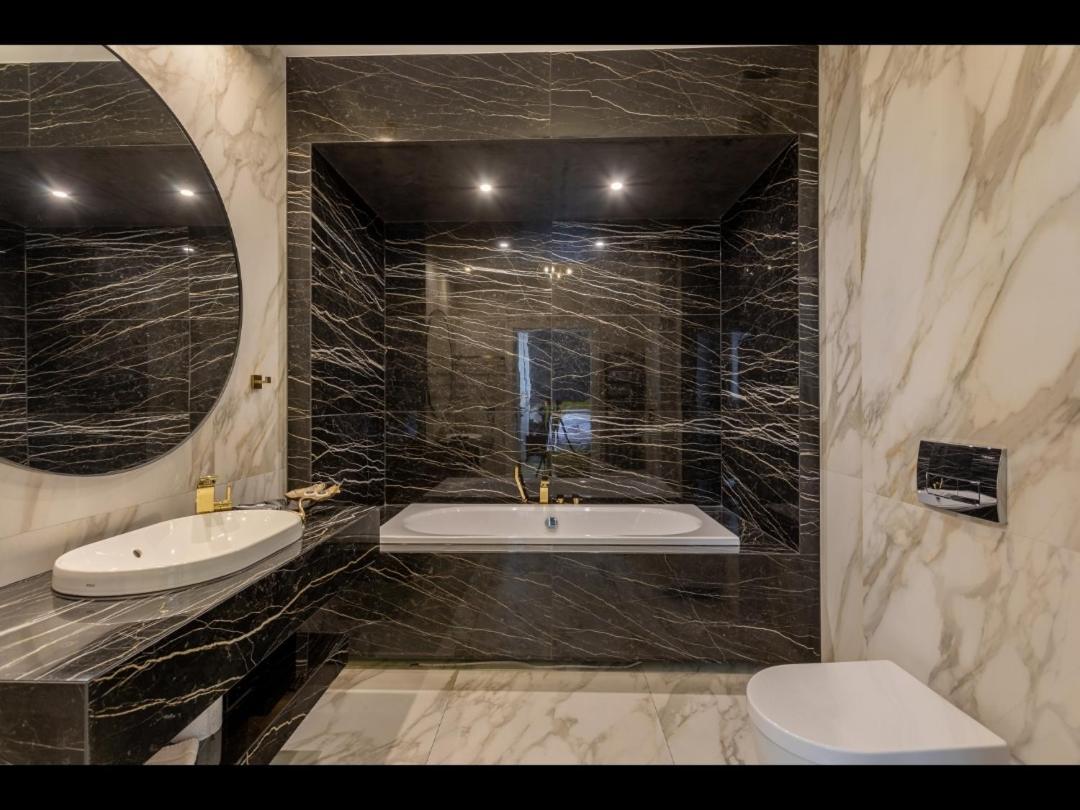 Deluxe Double Room Bath