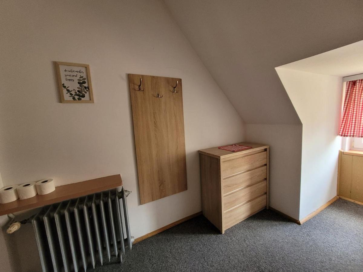 Single Room a Washbasin