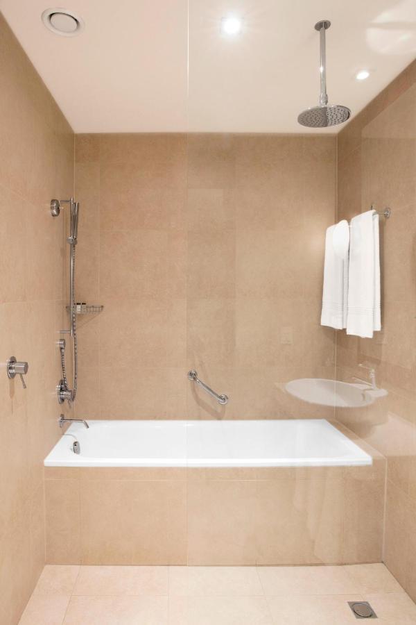 Deluxe Suite Club lounge access 1 Bedroom Suite 1 King