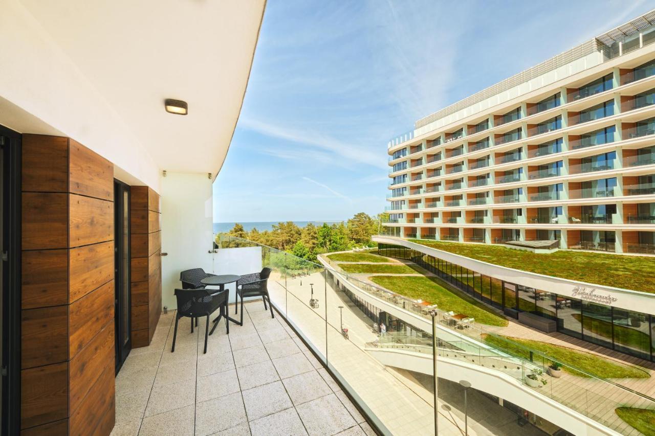 Deluxe Suite Partial Sea View