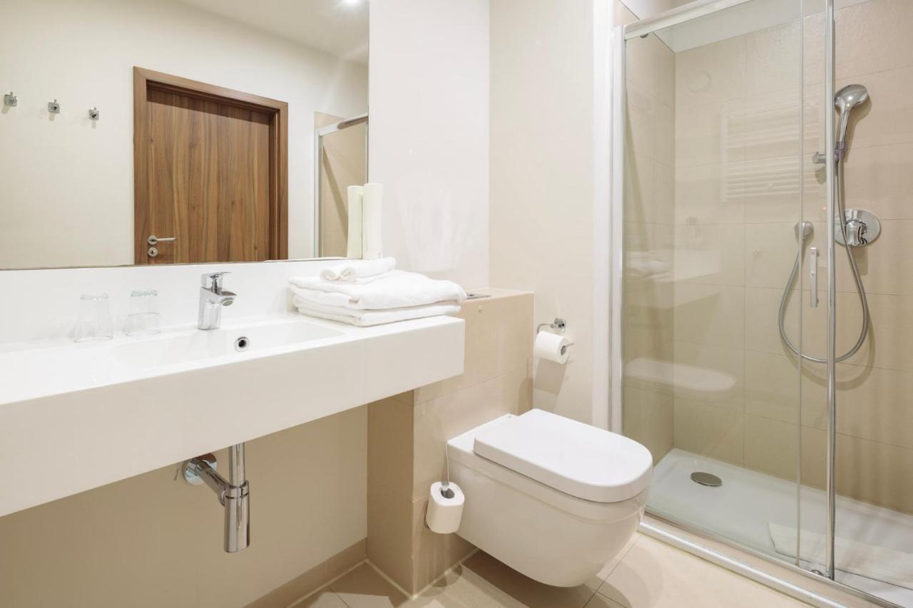 Studio Apartment Spa Bath